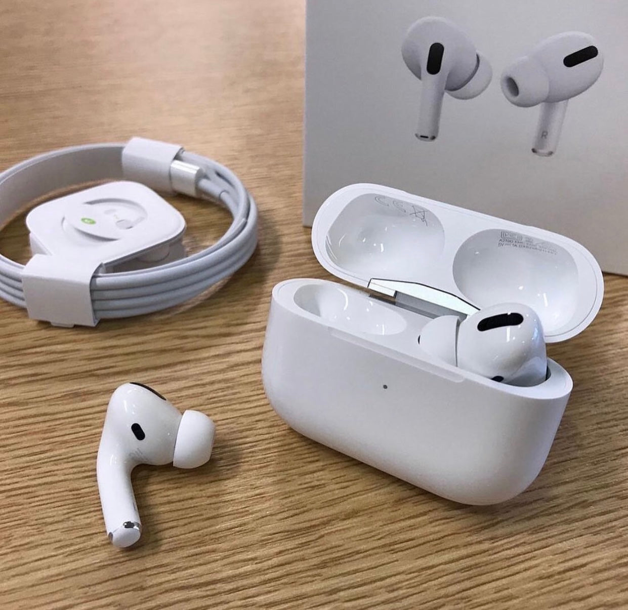 Apple AirPods Pro with MagSafe Charging Case